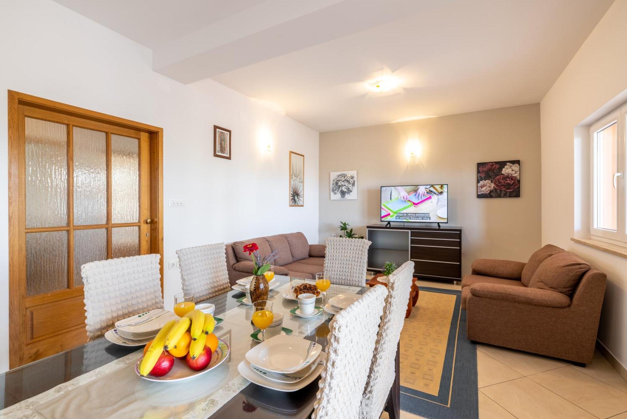 Apartment For 5 Makarska Exterior foto